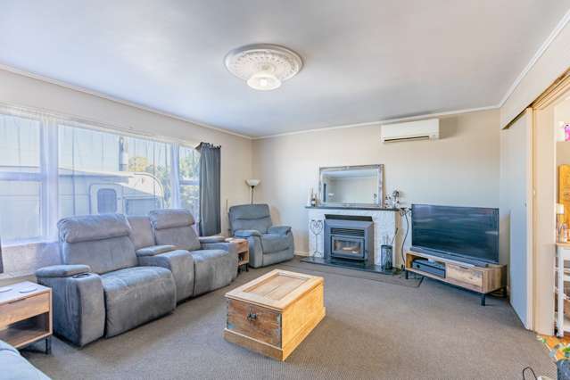 5 Harold Holt Avenue Onekawa_1