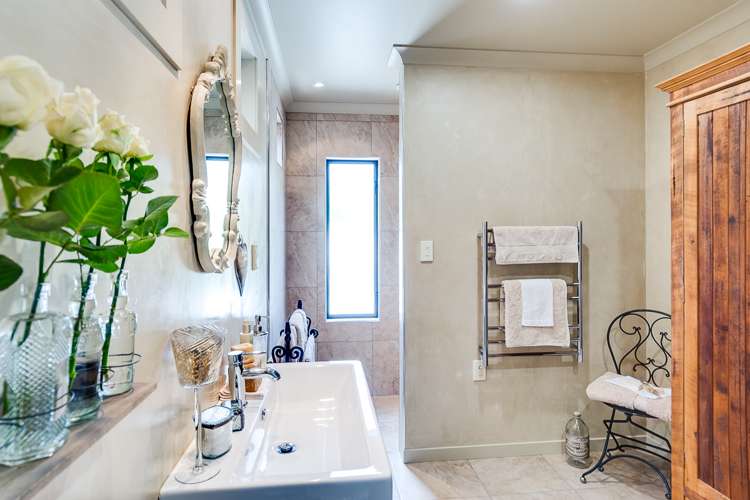 99 Kent Terrace Taradale_5