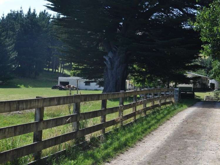 1230 Opaki Kaiparoro Road Mauriceville_14