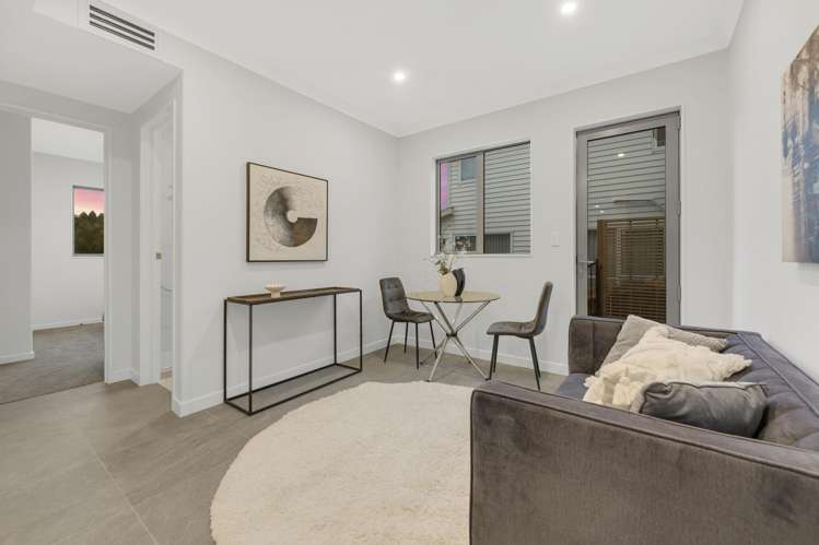 18 Castlebane Drive Flat Bush_23