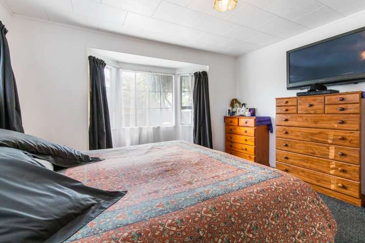 7 Anglers Way Wattle Downs_12