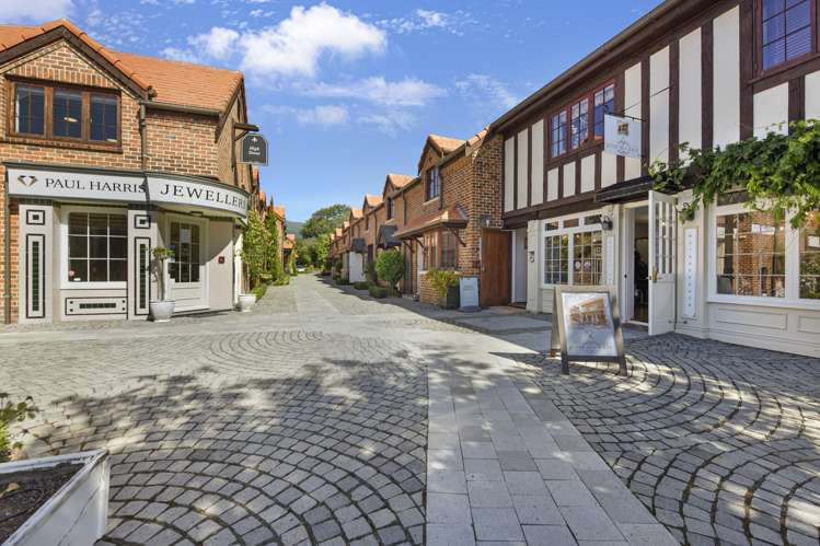 3/6 Quiet Woman Way Monaco_17