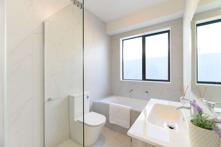 14 Taiororua Avenue Massey_14