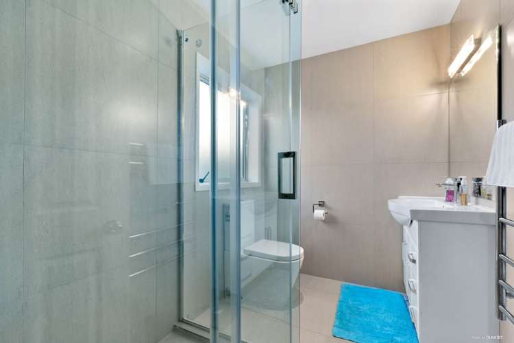 1 Watersfield Place Flat Bush_17