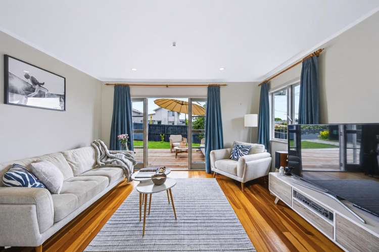 1/63 Lancaster Road Beach Haven_3