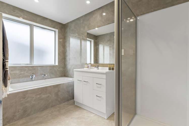 9 Flight Place Takanini_11