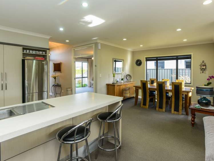 212 Nottingley Road Frimley_5