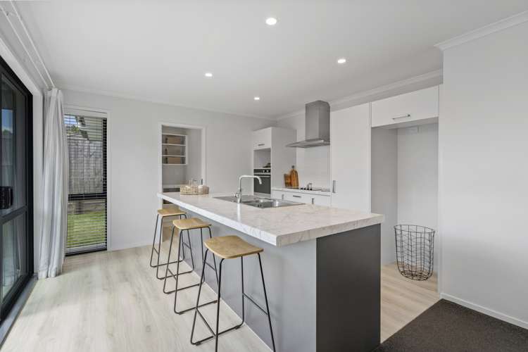 110 Whakaturou Crescent Pyes Pa_6