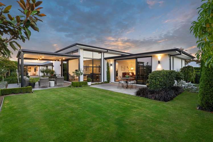 4 Carnaveron Drive Lincoln_24