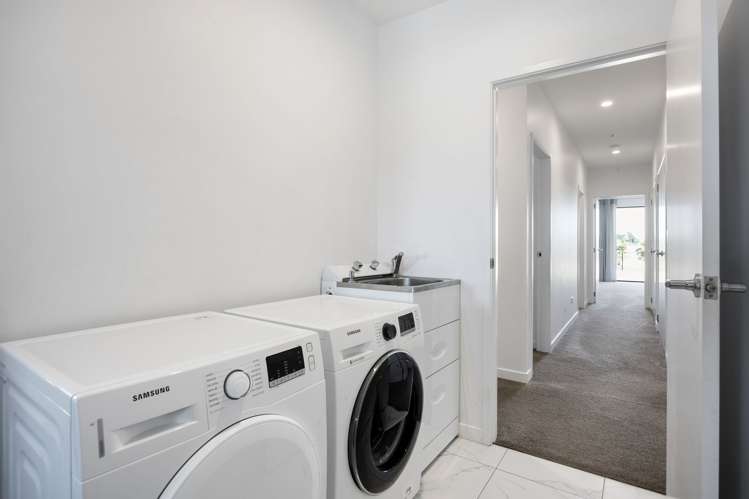 7 Hyatt Close Leamington_21