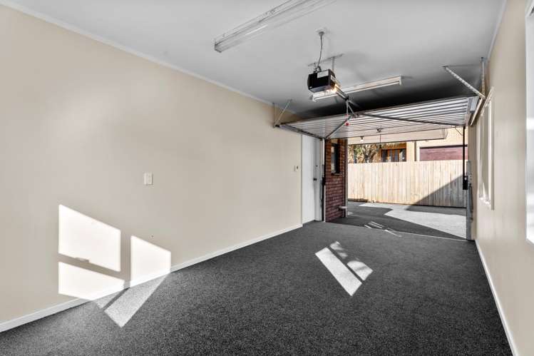 2/284 Richardson Road New Windsor_22