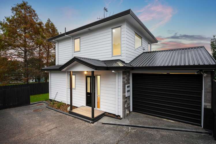 2/9 Mira Place Windsor Park_13