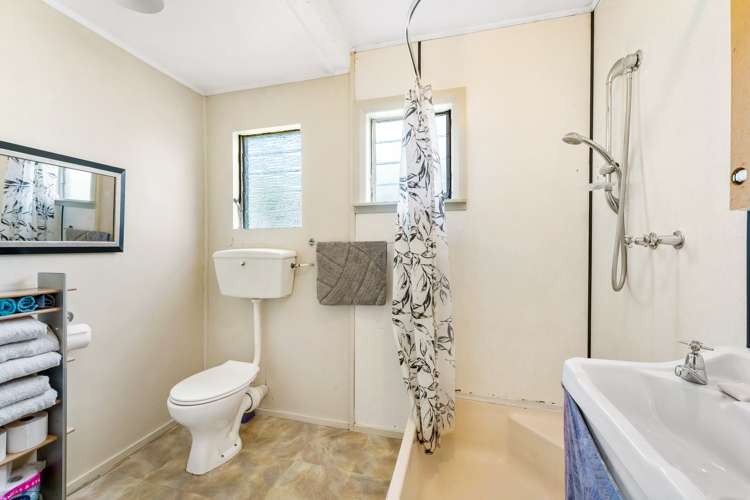 21 Connor Place Taieri Mouth_11