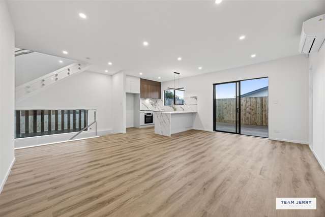 27 Jandell Crescent Bucklands Beach_3