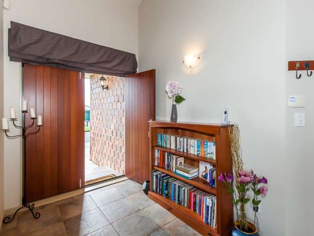 32 Logan Way Kelvin Grove_2