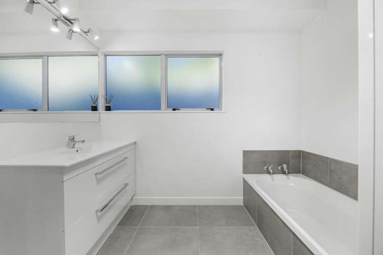 105 Waitakere Road Waitakere_27