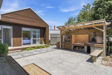 211 Pukehina Parade_2