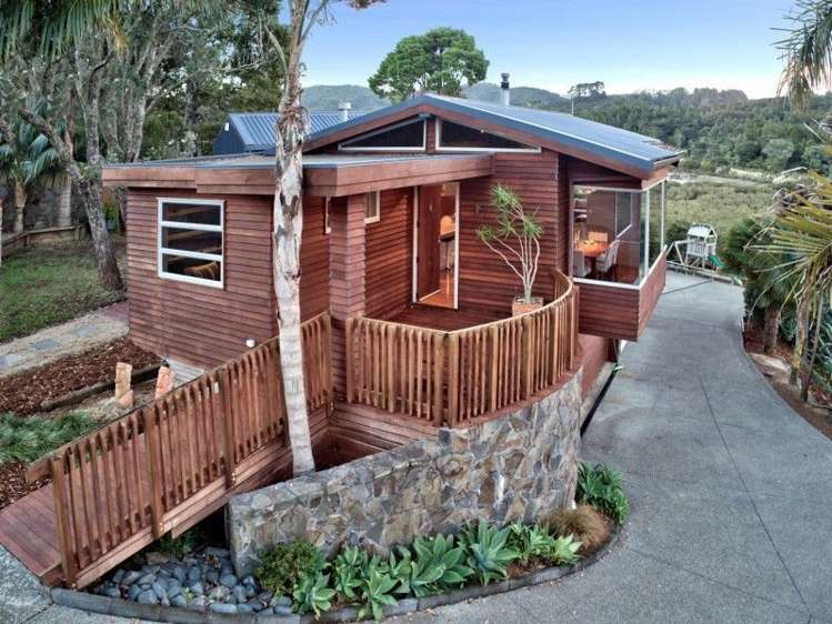 632 Huia Road Parau_1