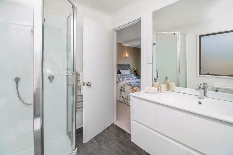 5 Gleneagles Grove Wattle Downs_9