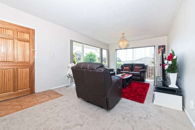 27 Diorella Drive Clover Park_13