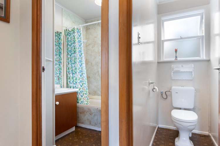 8 Surat Place Glen Eden_11