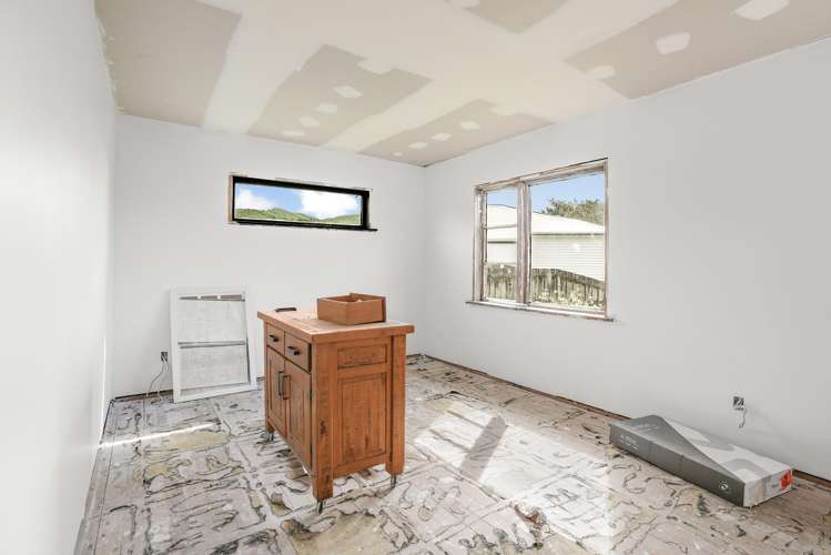 8 Petrie Street Wainuiomata_6