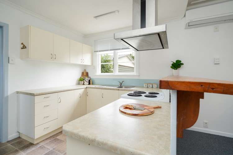 9 Avenal Street Avenal_10