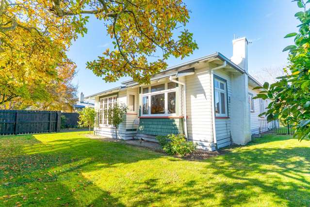 Charming 1930s Bungalow – Loved for a Decade