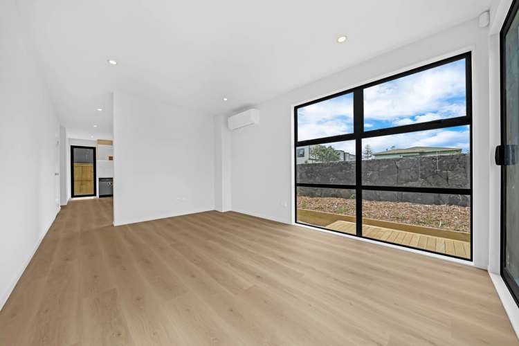 17A Henwood Road Mangere East_17