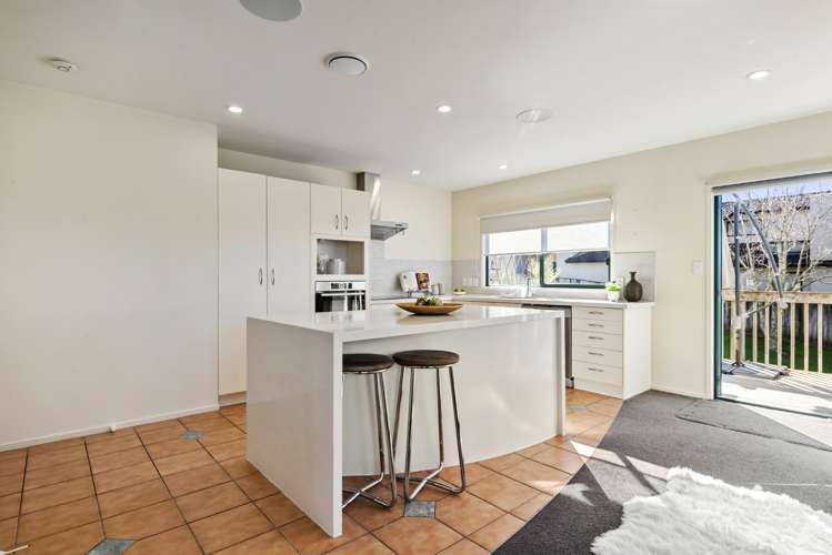 2/60 Arran Road Browns Bay_6