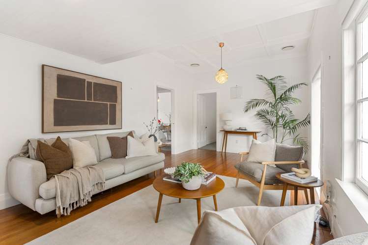 2/105 Lancaster Road Beach Haven_12