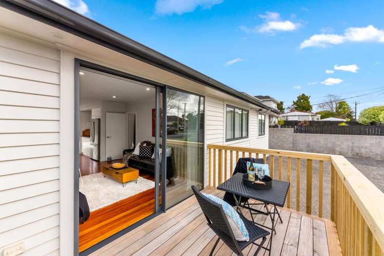 9 Grainger Road Te Atatu South_7