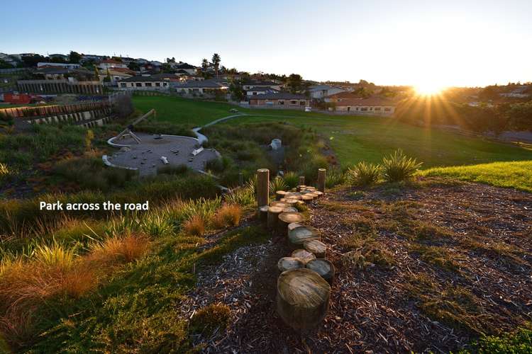 111/17 Link Crescent Stanmore Bay_17