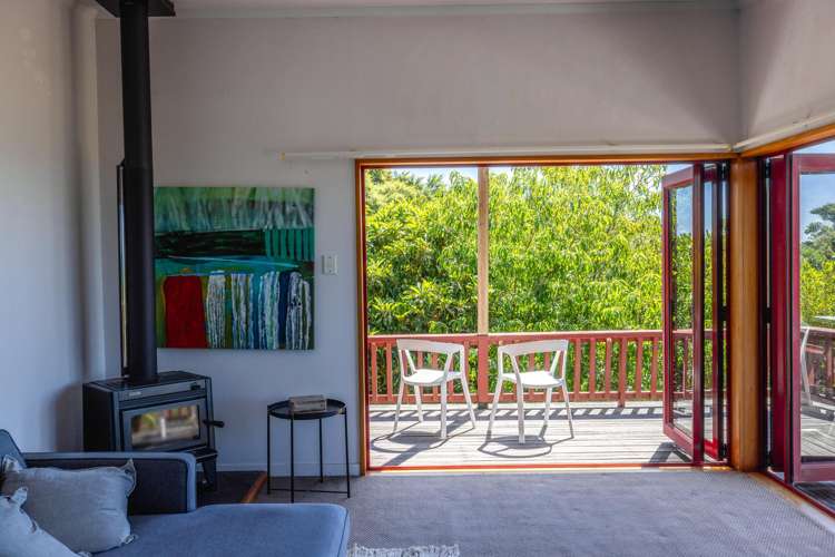 100 Trig Hill Road Onetangi_3