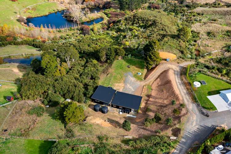 18 Niccone Place Bombay_17