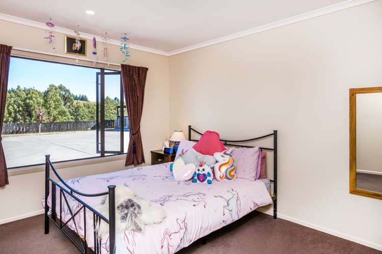 201 Whangamata Road Kinloch_13