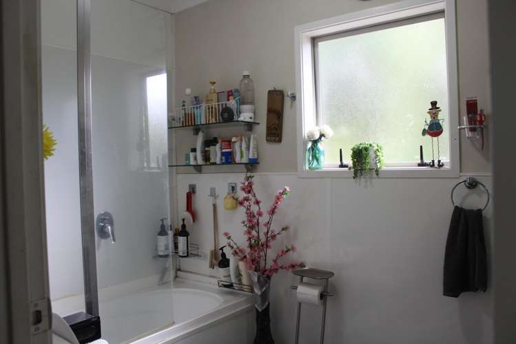 11 Norman Road Titirangi_15