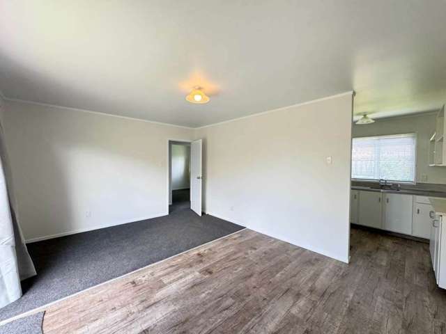 NEW LYNN - 2 Bedroom unit for rent !!!