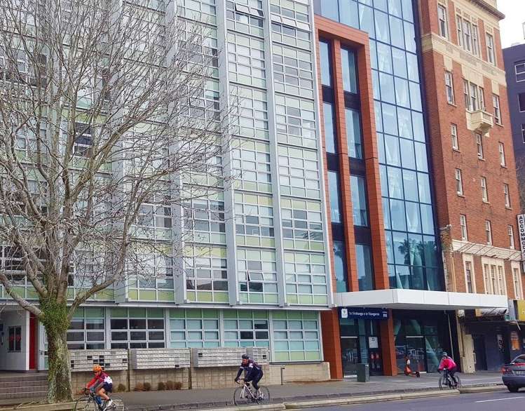 133 Beach Road Auckland Central_17