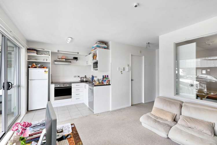 107/10 Flower Street Eden Terrace_4