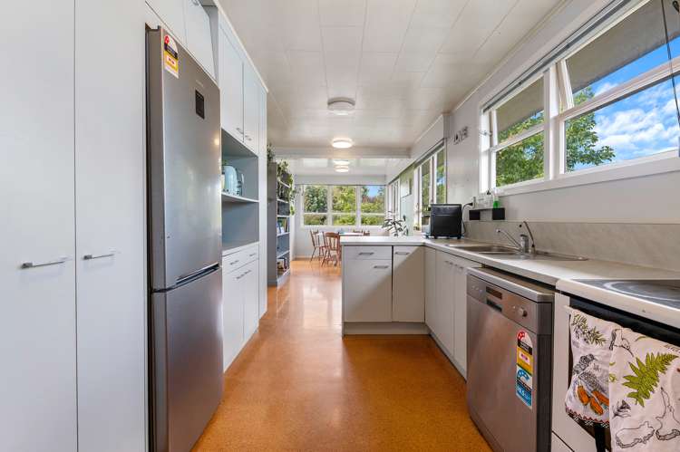 211 West Parkdale Street Tokoroa_11