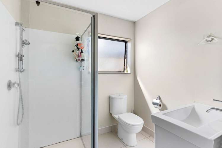 103R Glengarry Road Glen Eden_19