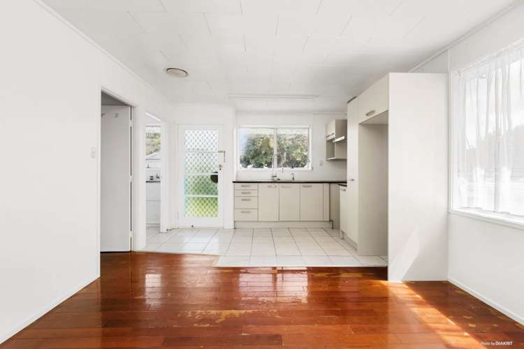 1/5 Astral Place Clover Park_9