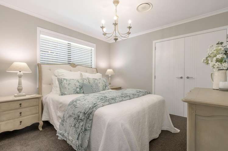 10 Benmore Crescent Pyes Pa_22