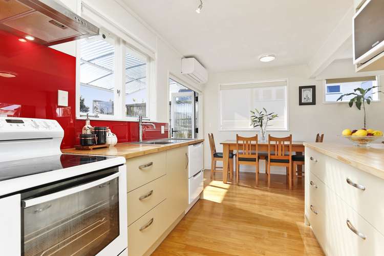 49 Bodi Place Te Atatu South_5