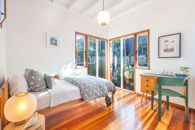 27 Rosecamp Road Beach Haven_13