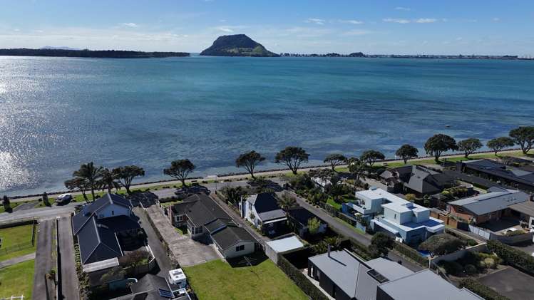 95 and 97 Beach Road Otumoetai_21