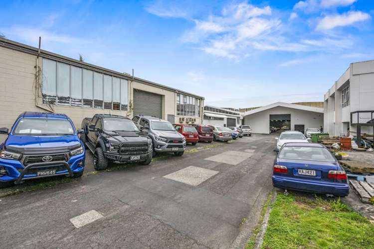 10-12 Heremai Street Henderson_5