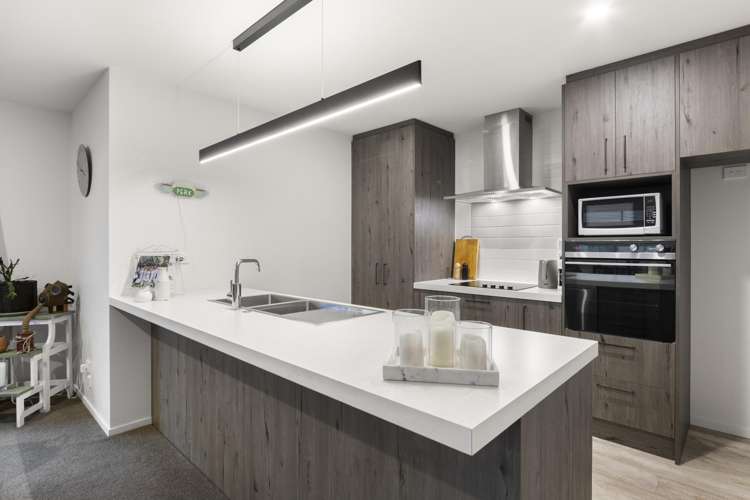 3 Swan Way_3