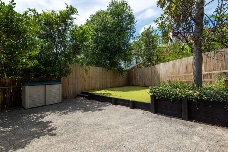 22 Surville Place Mairangi Bay_27